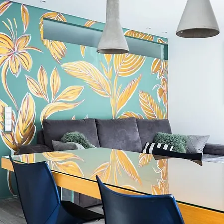One Bedroom Sunny With Two Bathrooms And Big Garden * Lizbona