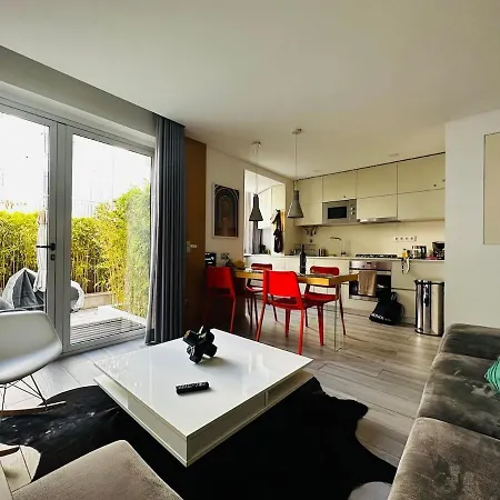 Lejlighed One Bedroom Sunny With Two Bathrooms And Big Garden